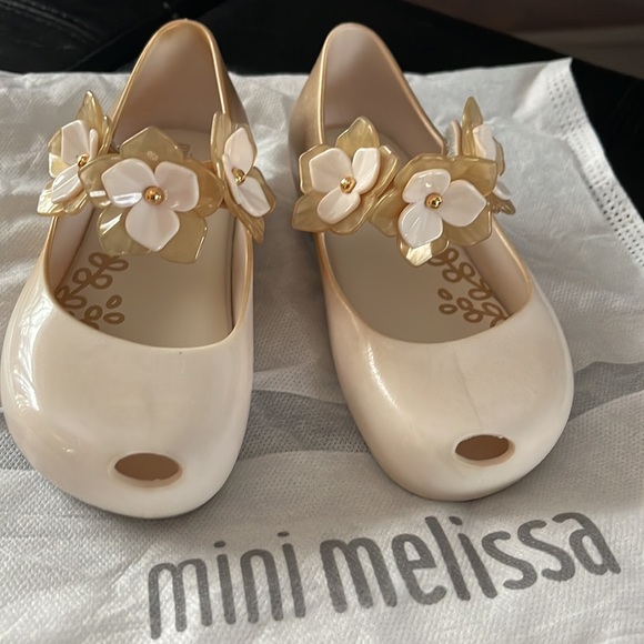 Mini Melissa Ultra Girl Flower Bege Dourado - Picture 3 of 6